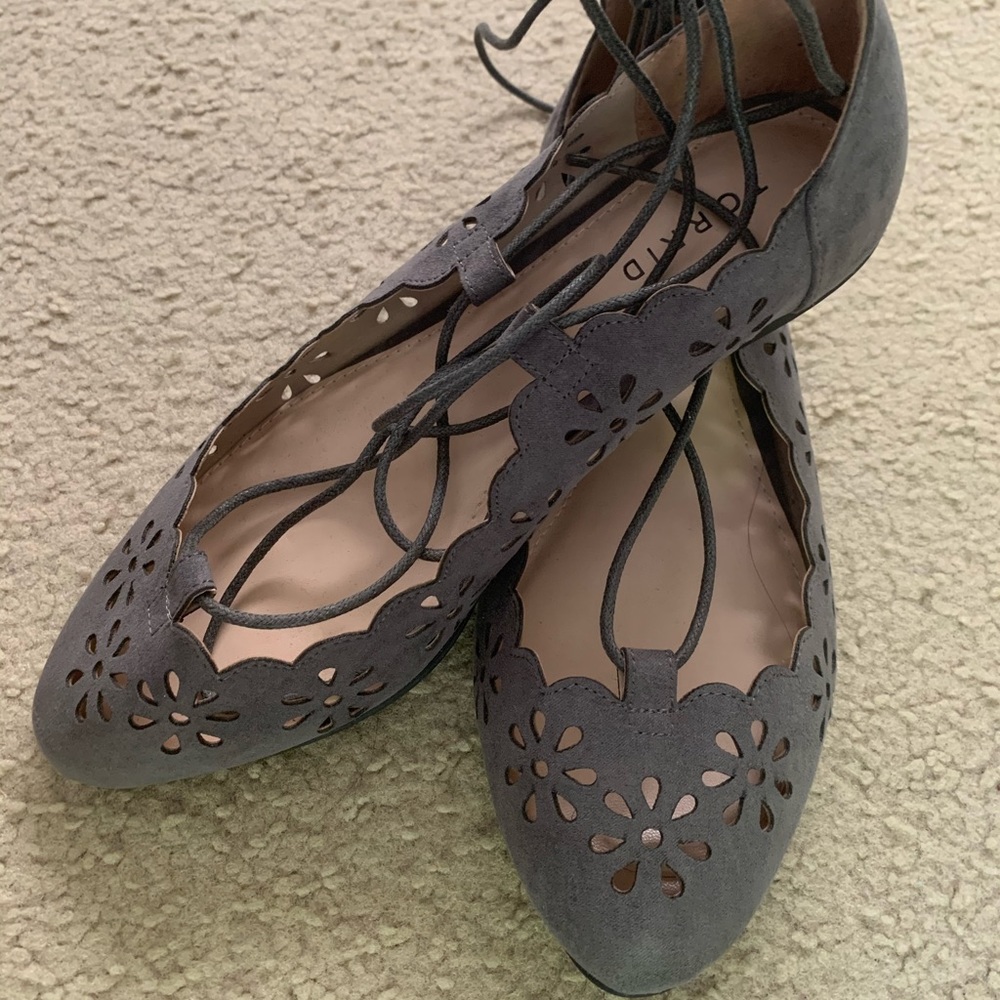 🔥 New!! Gray flats sz 9W 🔥